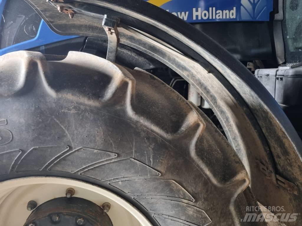 New Holland T 7060 Traktoriai
