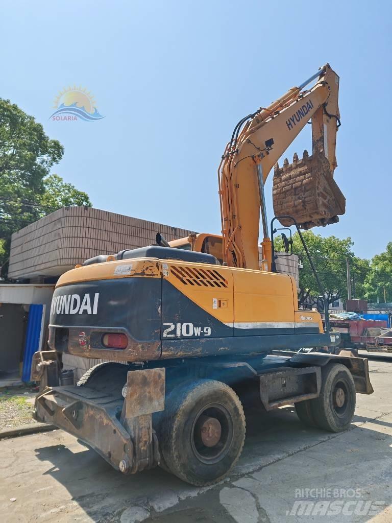 Hyundai R210W-9 Ratiniai ekskavatoriai