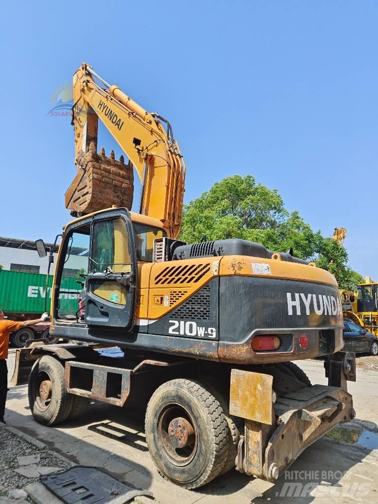 Hyundai R210W-9 Ratiniai ekskavatoriai