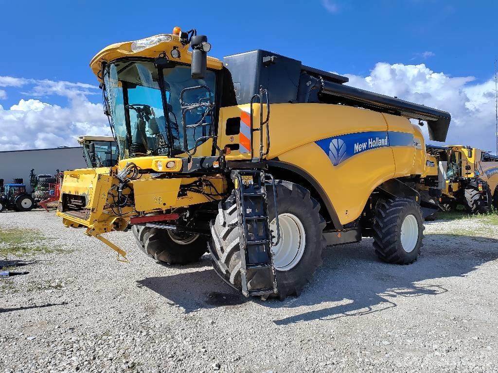 New Holland CX 8090 Derliaus nuėmimo kombainai