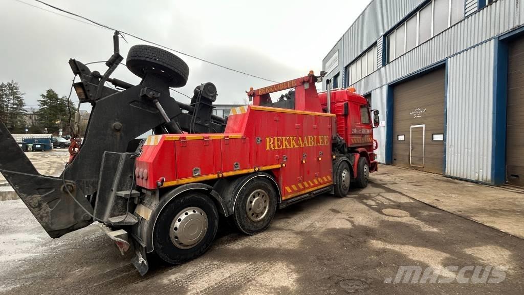 Scania P93 8X2 Pagalbos kelyje automobiliai