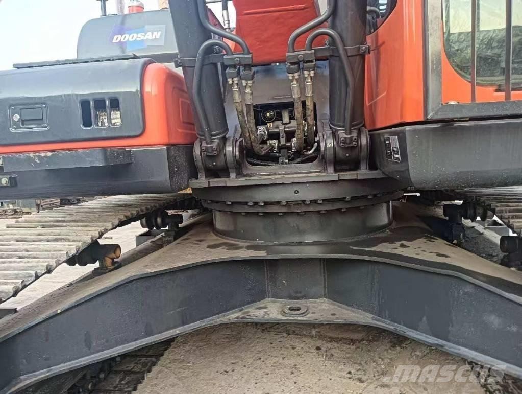 Doosan DX 225 LC-9C Vikšriniai ekskavatoriai
