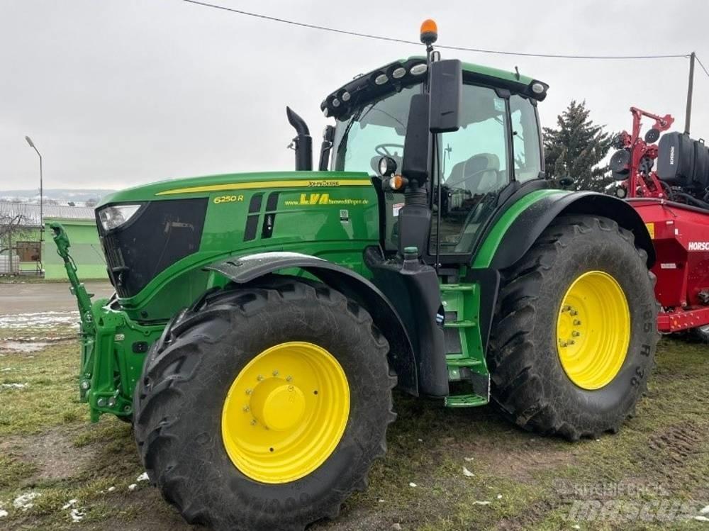 John Deere 6250 R Traktoriai
