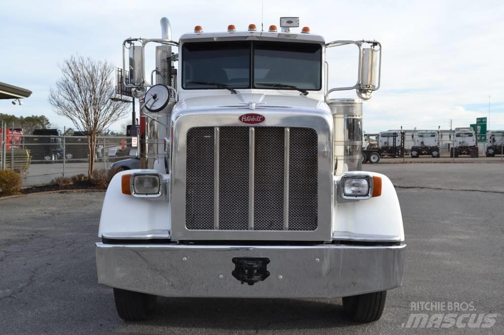 Peterbilt 367 Naudoti vilkikai