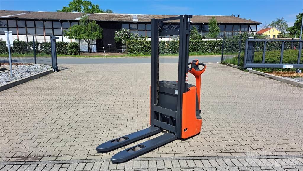 Linde L12- BR1172 Rankiniai vėžimėliai