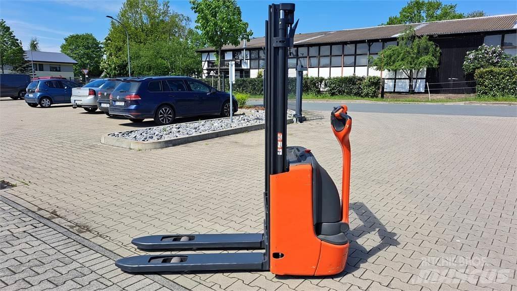 Linde L12- BR1172 Rankiniai vėžimėliai
