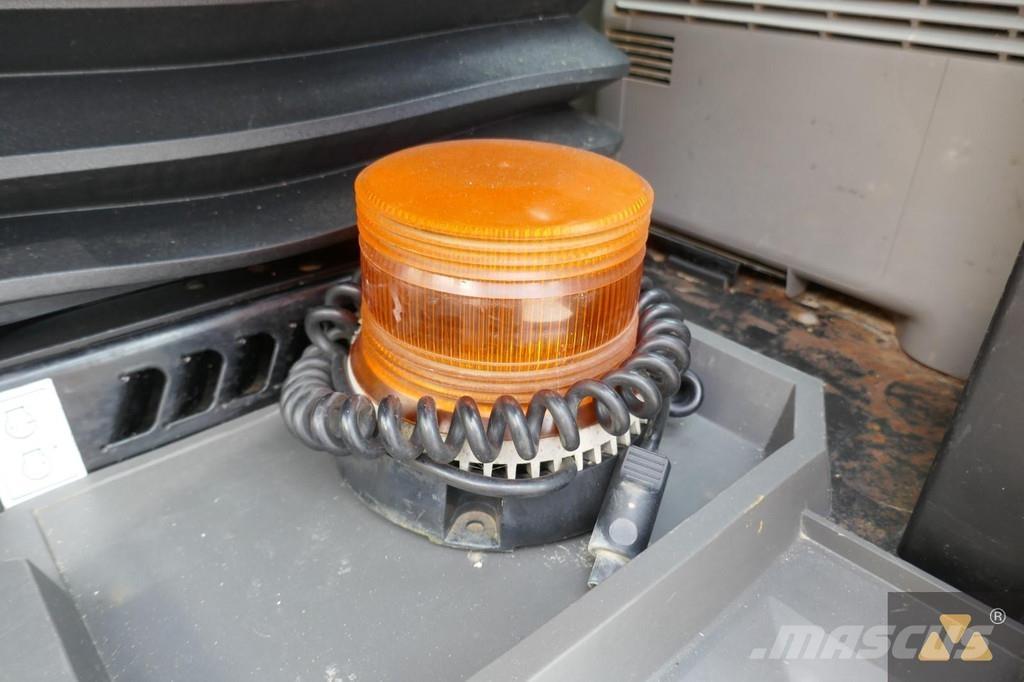 CAT 320 Vikšriniai ekskavatoriai