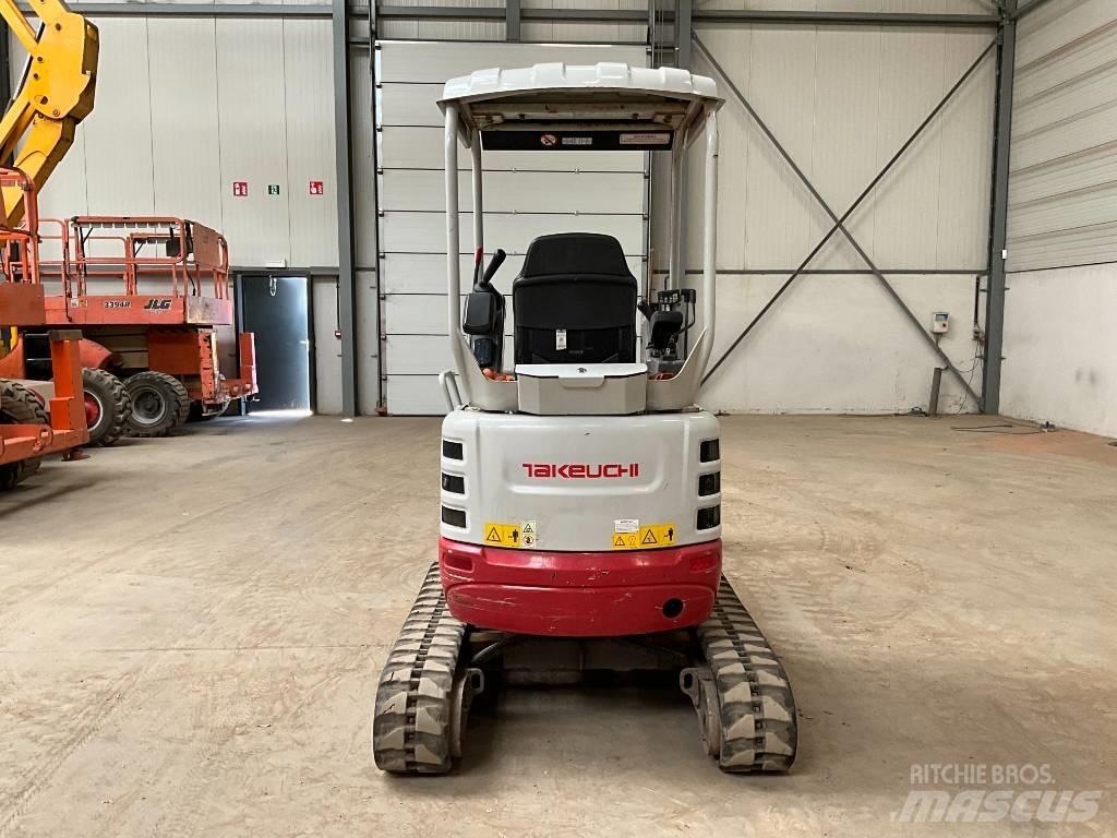 Takeuchi TB 215 R Mini ekskavatoriai < 7 t
