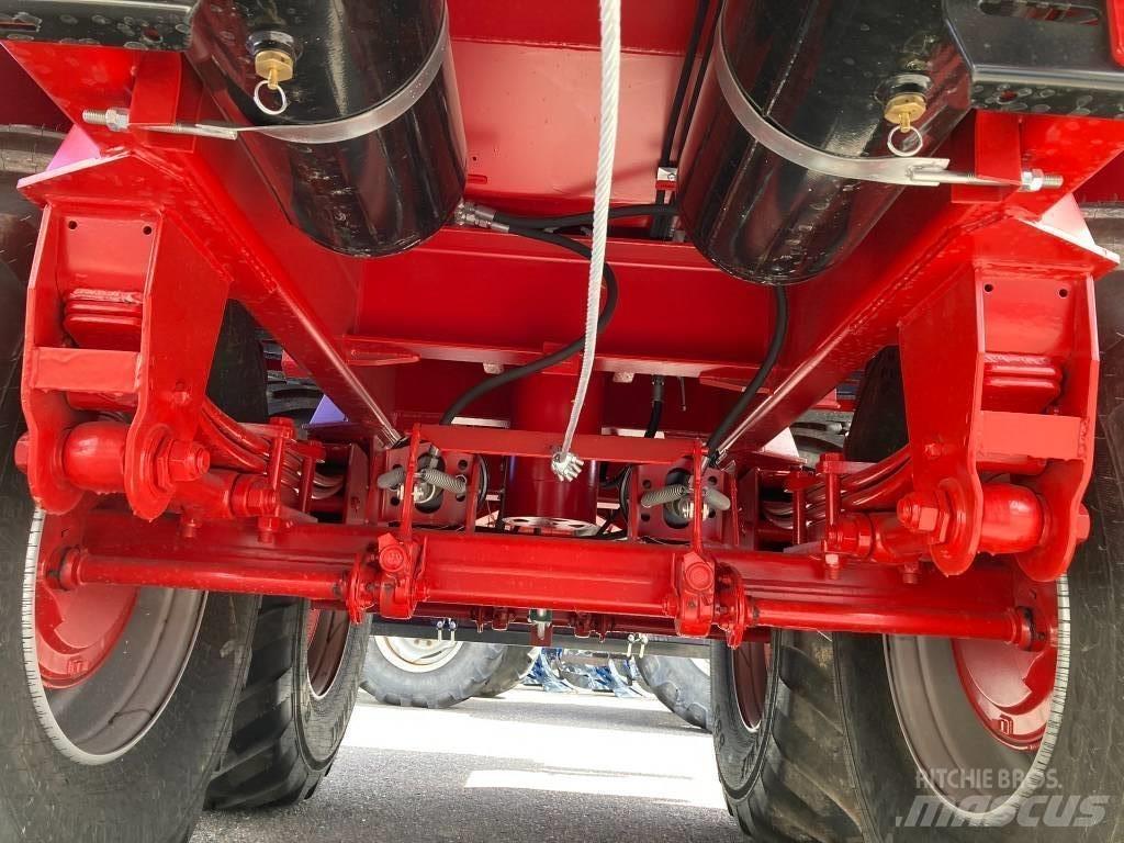 Krampe BB640 Savivartės priekabos