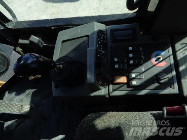 CAT 928 G Naudoti ratiniai krautuvai