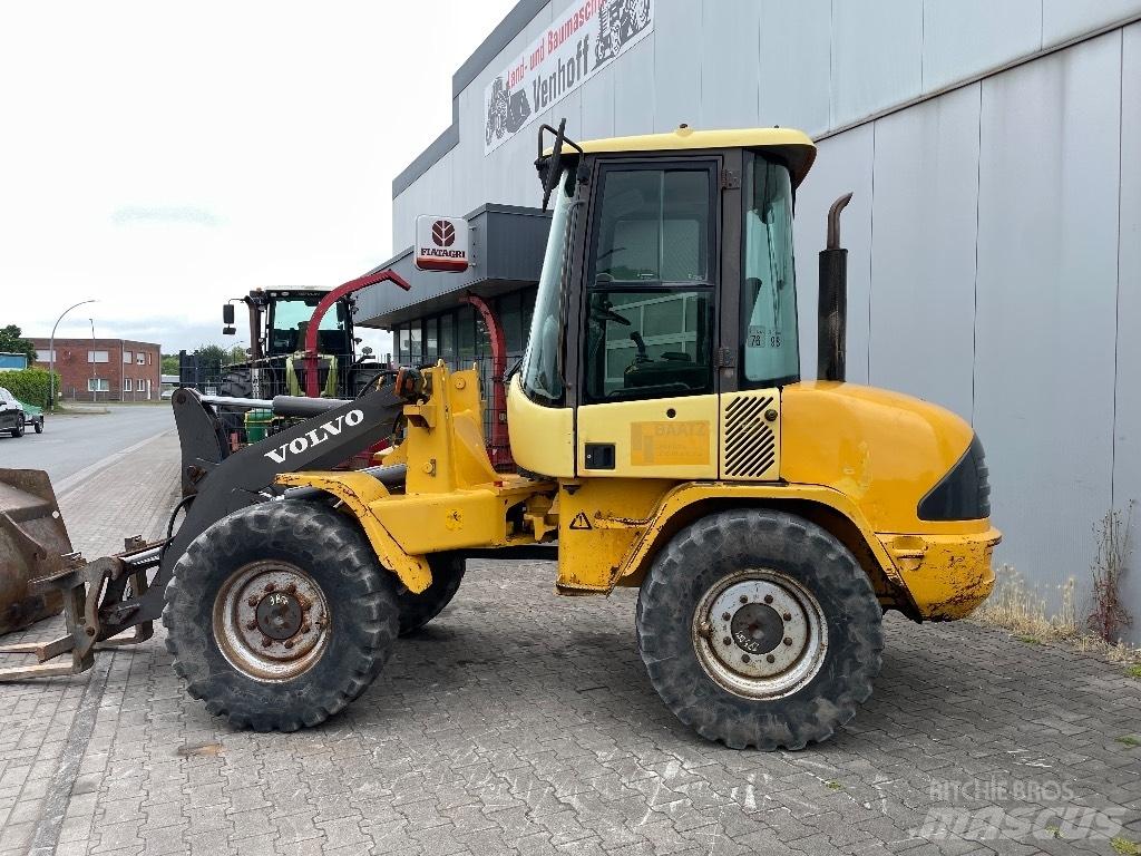 Volvo L 30 B Naudoti ratiniai krautuvai