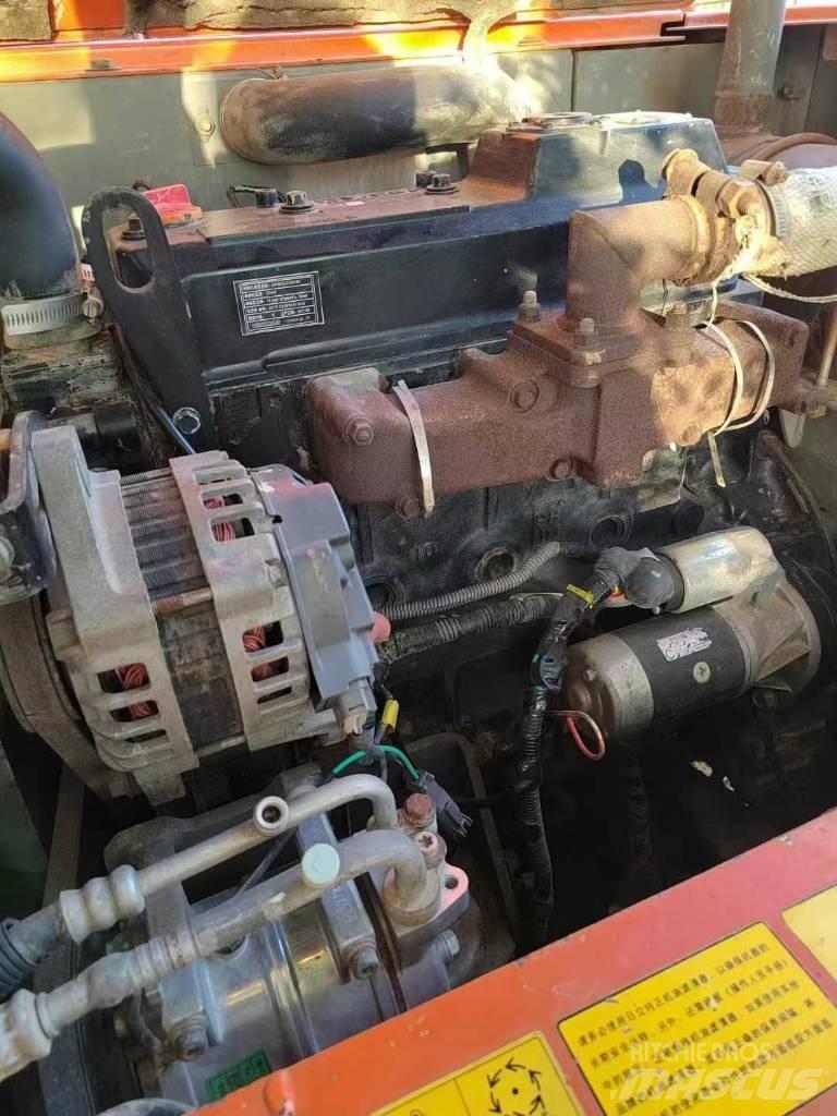 Hitachi ZAXIS60 Vikšriniai ekskavatoriai
