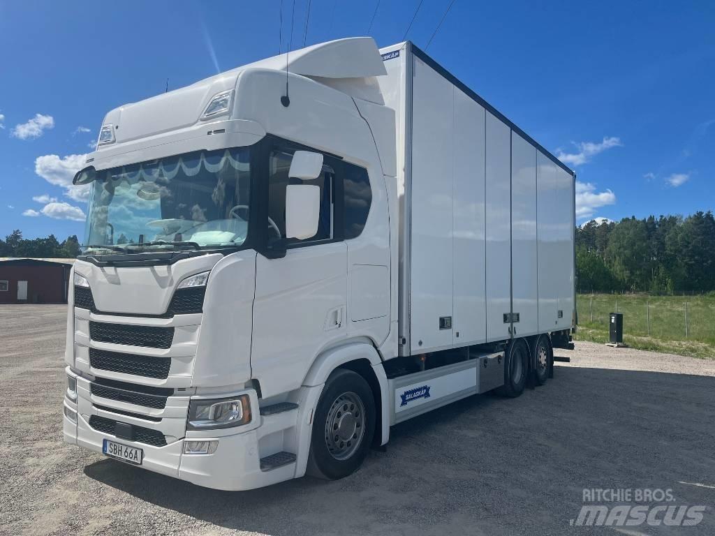 Scania R540B6X2*4NB Sunkvežimiai su dengtu kėbulu