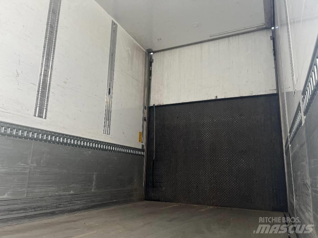 Scania R540B6X2*4NB Sunkvežimiai su dengtu kėbulu