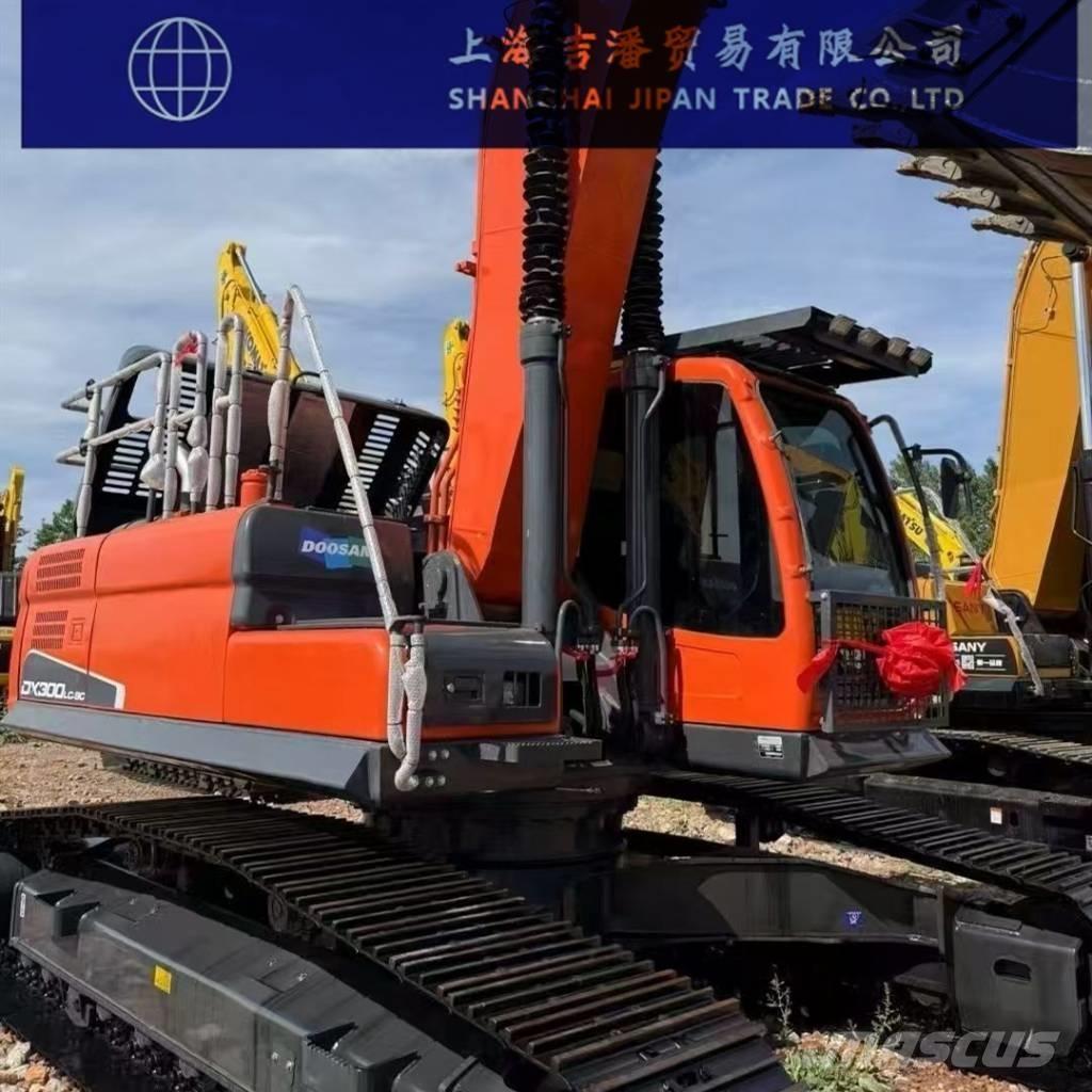 Doosan DX 300 Vikšriniai ekskavatoriai