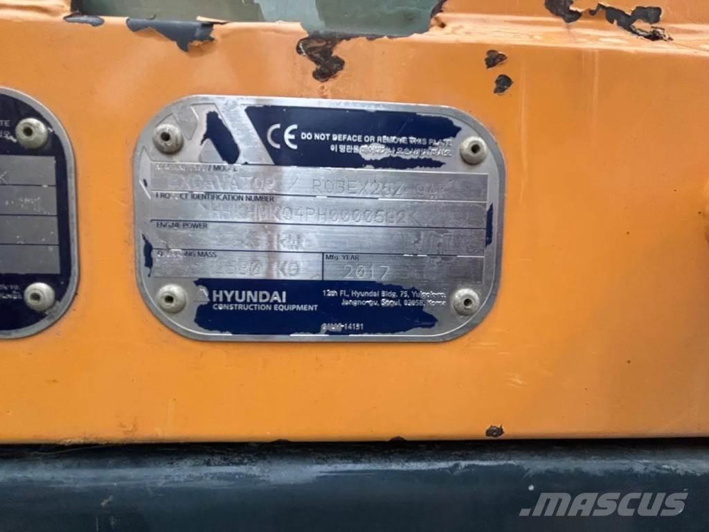 Hyundai R25Z Mini ekskavatoriai < 7 t