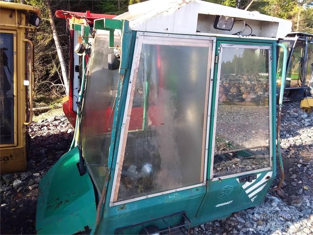 Gremo 950 Kabinos ir salonai