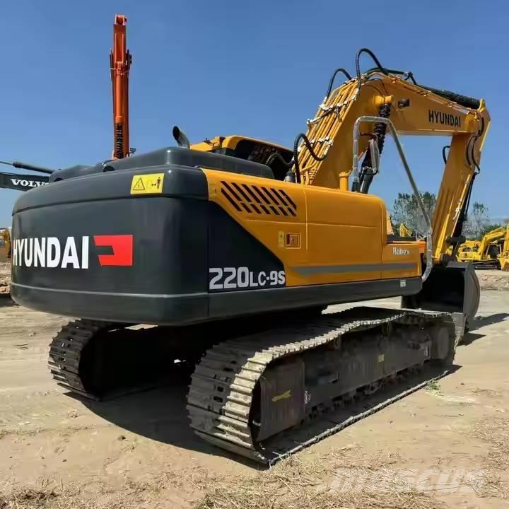 Hyundai R220LC-9S Vikšriniai ekskavatoriai