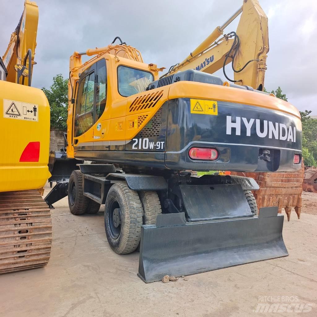 Hyundai 210W-9 Ratiniai ekskavatoriai