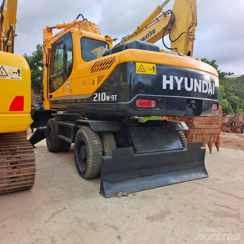 Hyundai 210W-9 Ratiniai ekskavatoriai