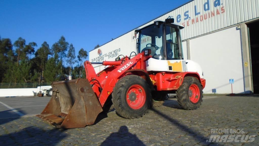 Volvo L 30 B Naudoti ratiniai krautuvai