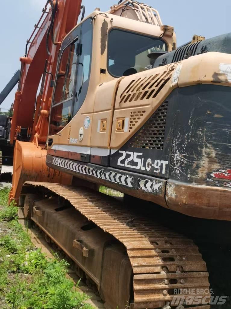 Hyundai 225lc-9t Vikšriniai ekskavatoriai
