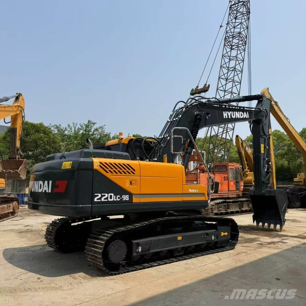 Hyundai R220LC-9S Vidutinės galios ekskavatoriai 7-12 t