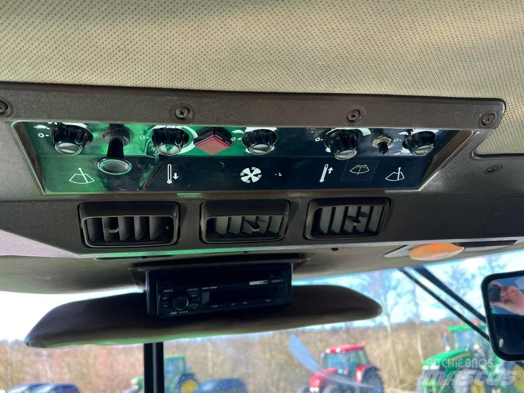 John Deere 4755 Traktoriai