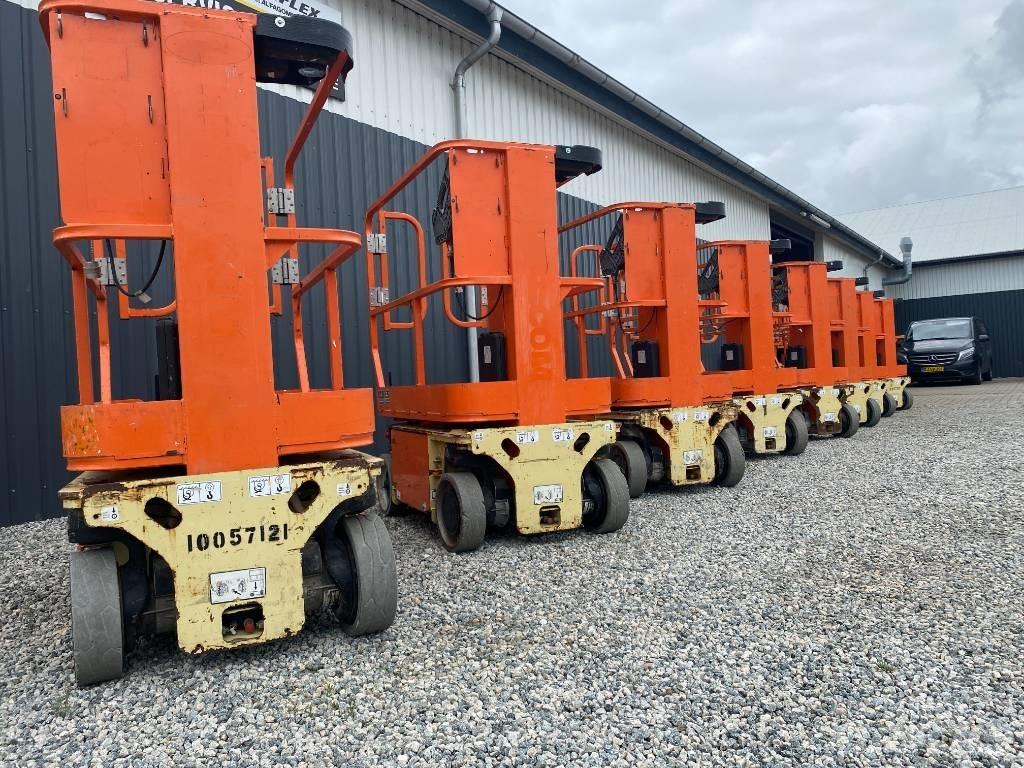 JLG 1230 ES Vertikalūs stiebiniai keltuvai