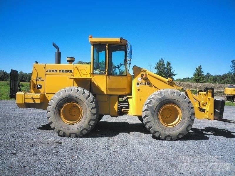 John Deere 644 D Naudoti ratiniai krautuvai