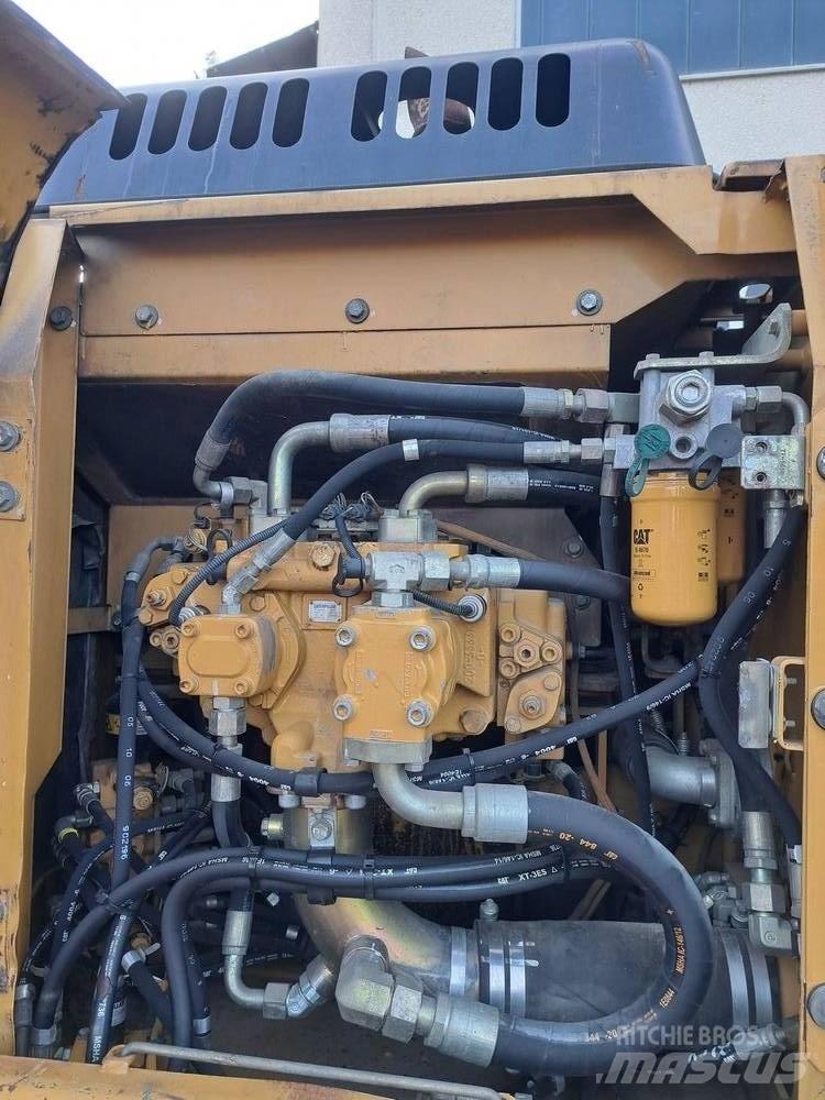 CAT 319 C LN Vikšriniai ekskavatoriai