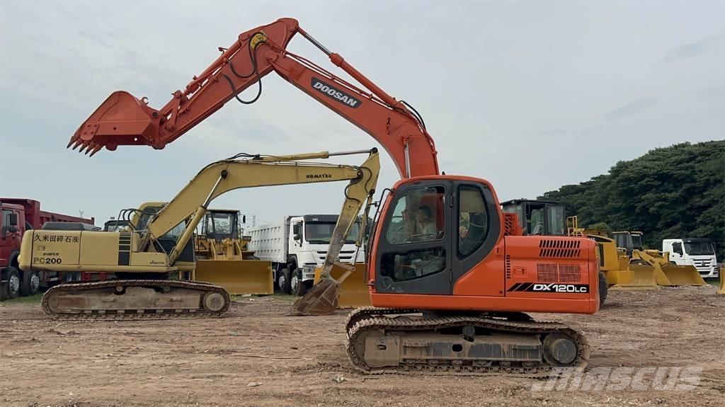 Doosan DX 120 Vikšriniai ekskavatoriai