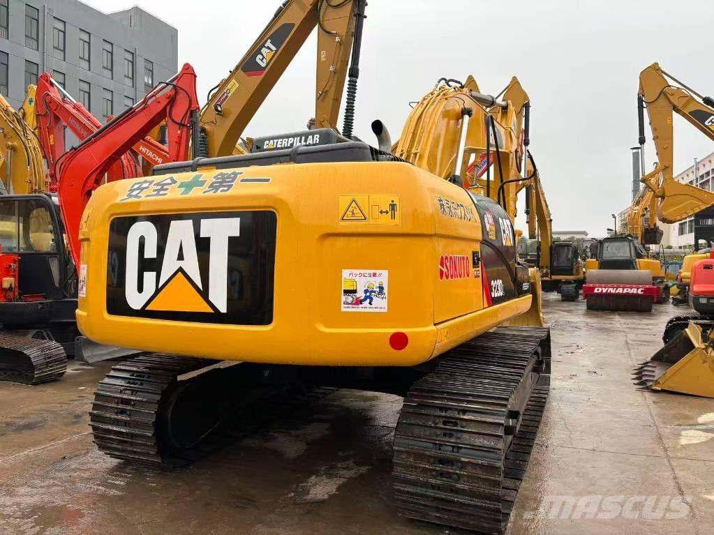 CAT 323 D Vikšriniai ekskavatoriai