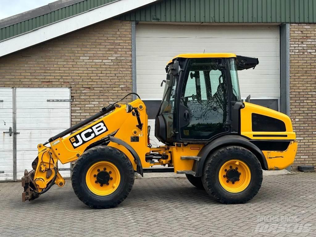 JCB TM220 SV A Teleskopiniai ratiniai krautuvai