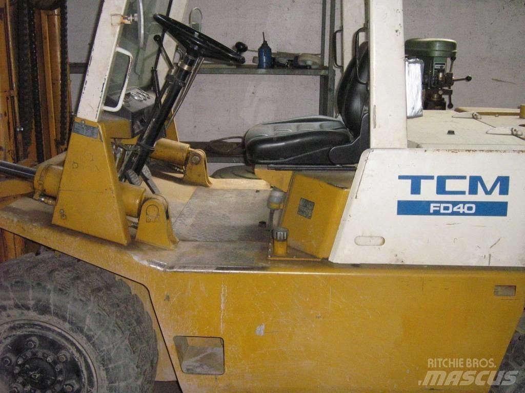 TCM FD40 Dyzeliniai krautuvai