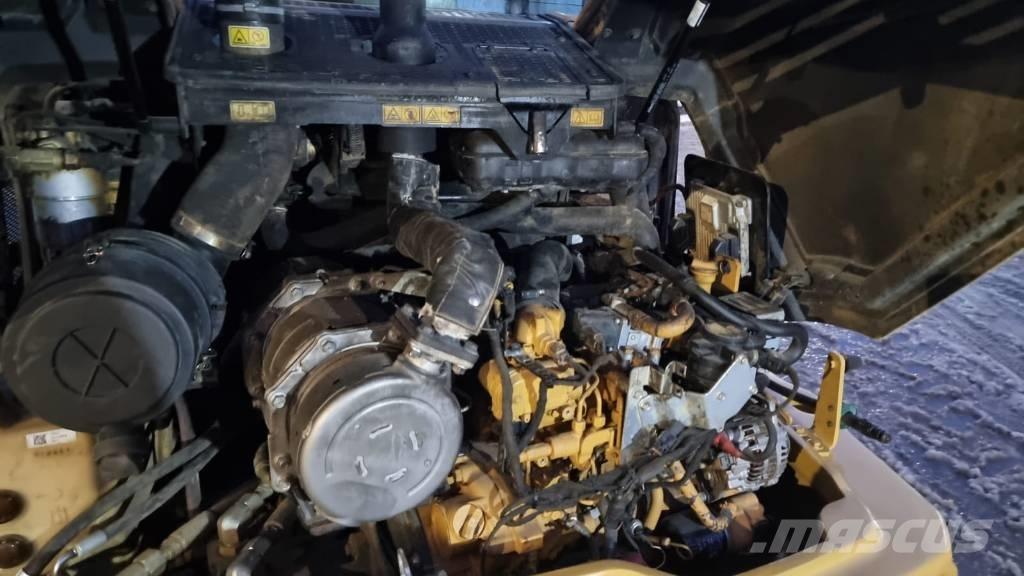 CAT 906M Naudoti ratiniai krautuvai