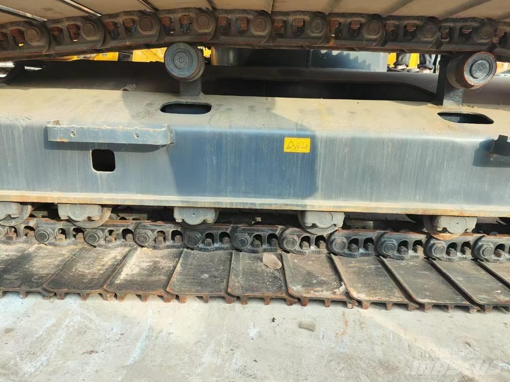 Kobelco SK200D Vikšriniai ekskavatoriai