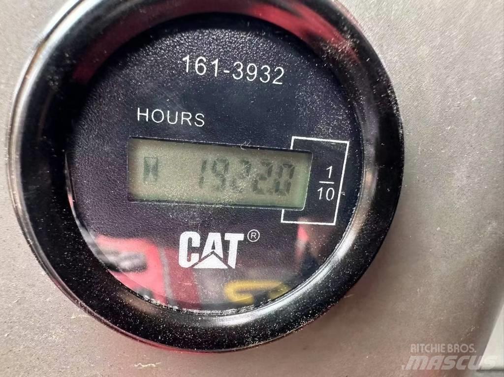 CAT 320 D Vikšriniai ekskavatoriai