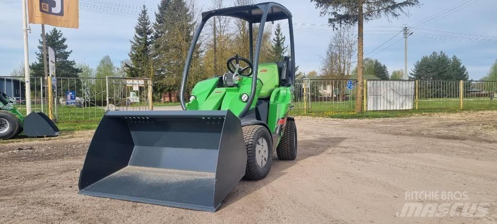 Avant 225 Daugiafunkciniai pakrovėjai