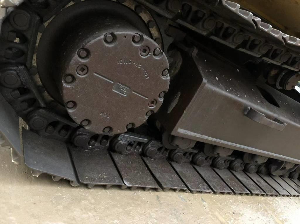 Komatsu 200-7 Vikšriniai ekskavatoriai
