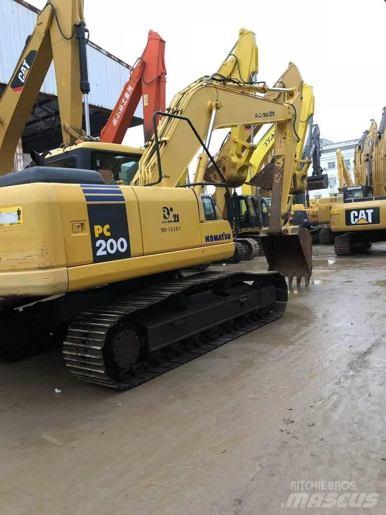 Komatsu 200-7 Vikšriniai ekskavatoriai