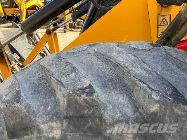 JCB 4CX AEC Ekskavatoriniai krautuvai