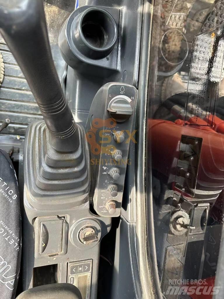 Hitachi EX 200 Vikšriniai ekskavatoriai