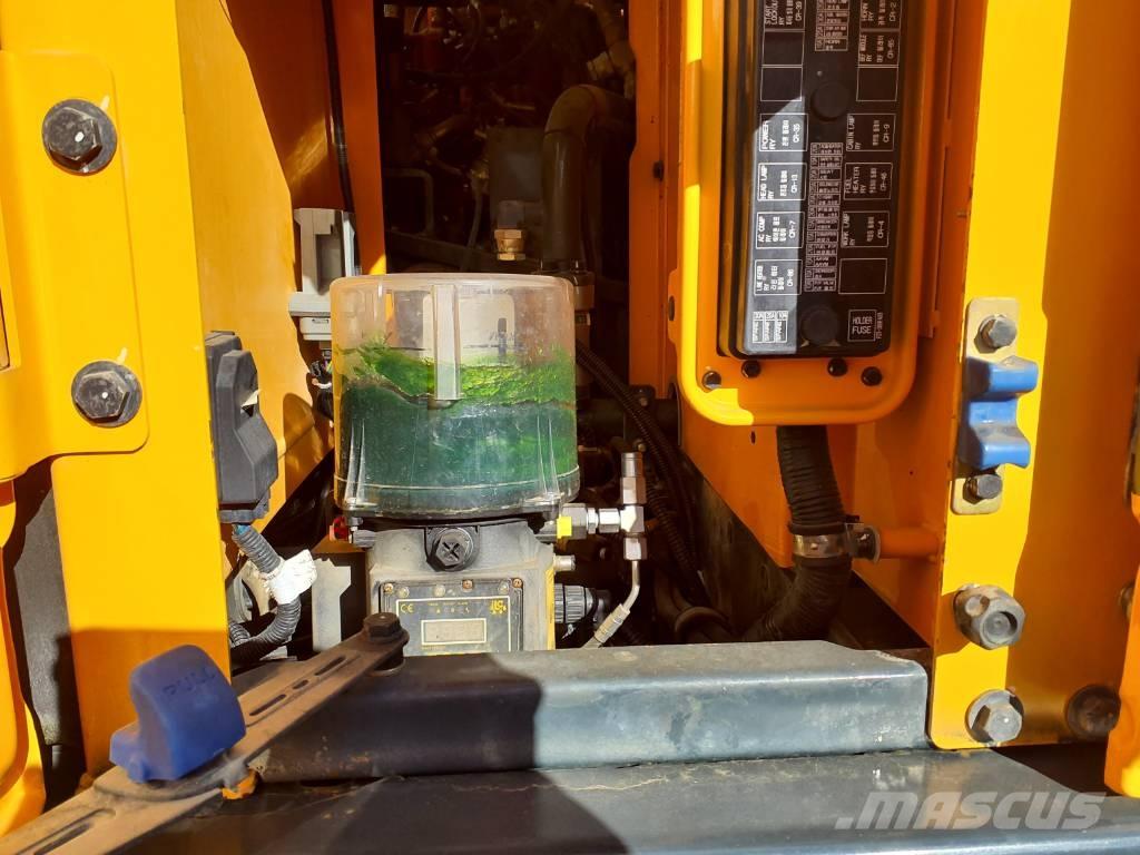 Hyundai HX260NL Vikšriniai ekskavatoriai