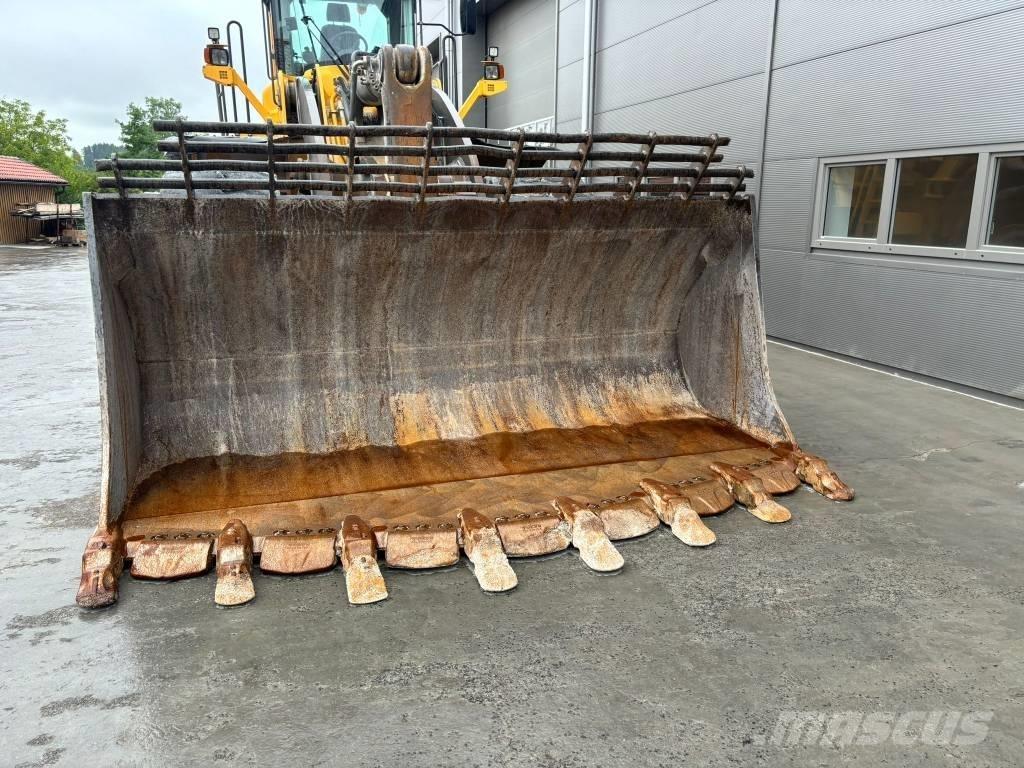 Volvo L 350 F Naudoti ratiniai krautuvai