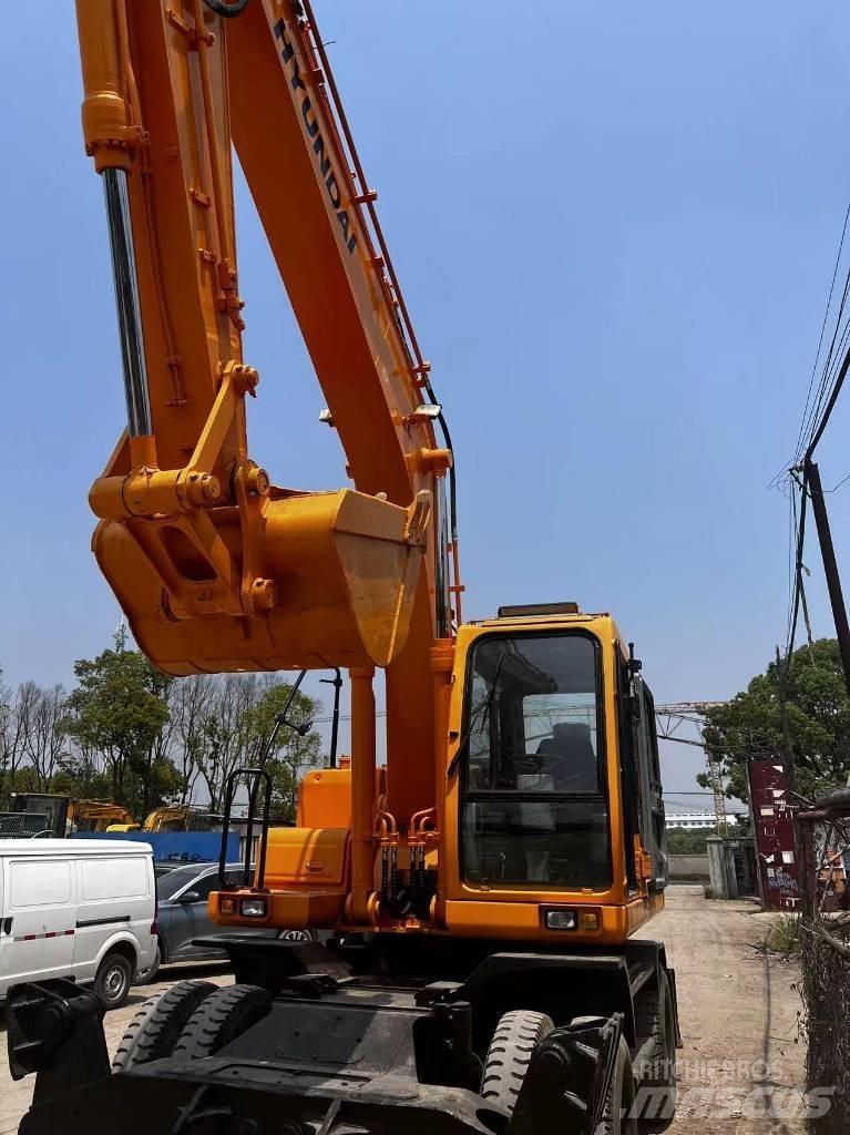 Hyundai 210W-7 Ratiniai ekskavatoriai