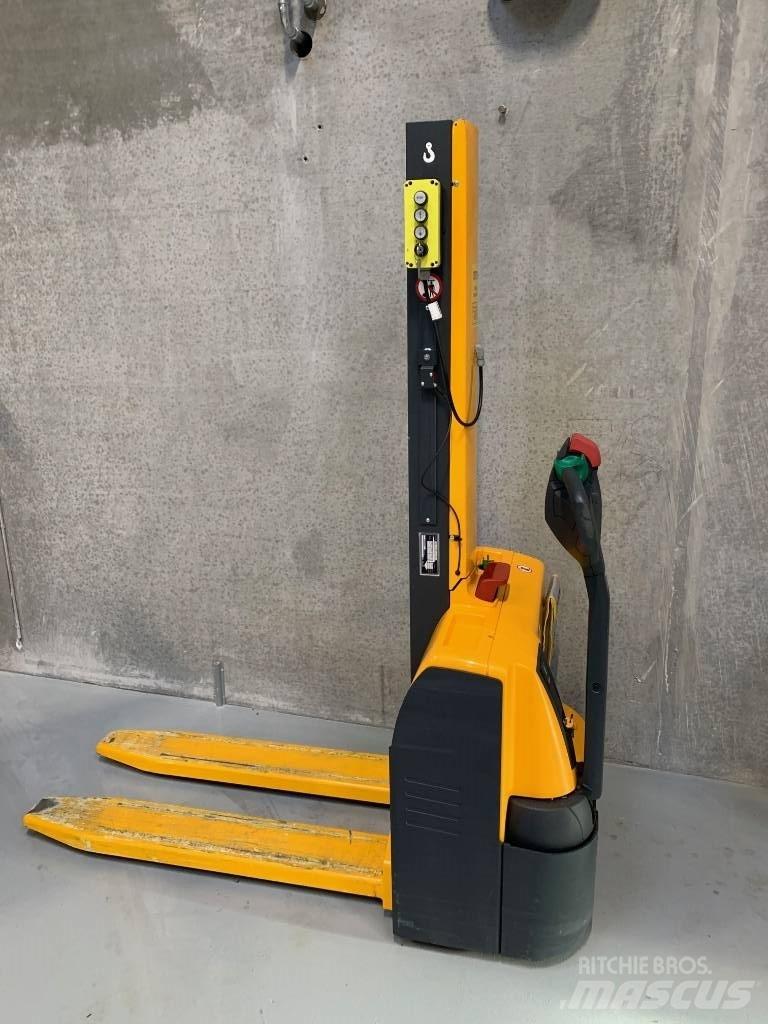 Jungheinrich EMC 110 Rankiniai vėžimėliai