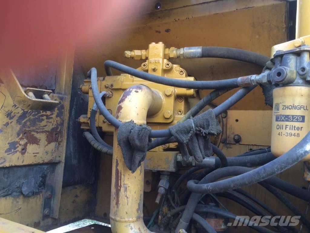 CAT 325 B Vikšriniai ekskavatoriai