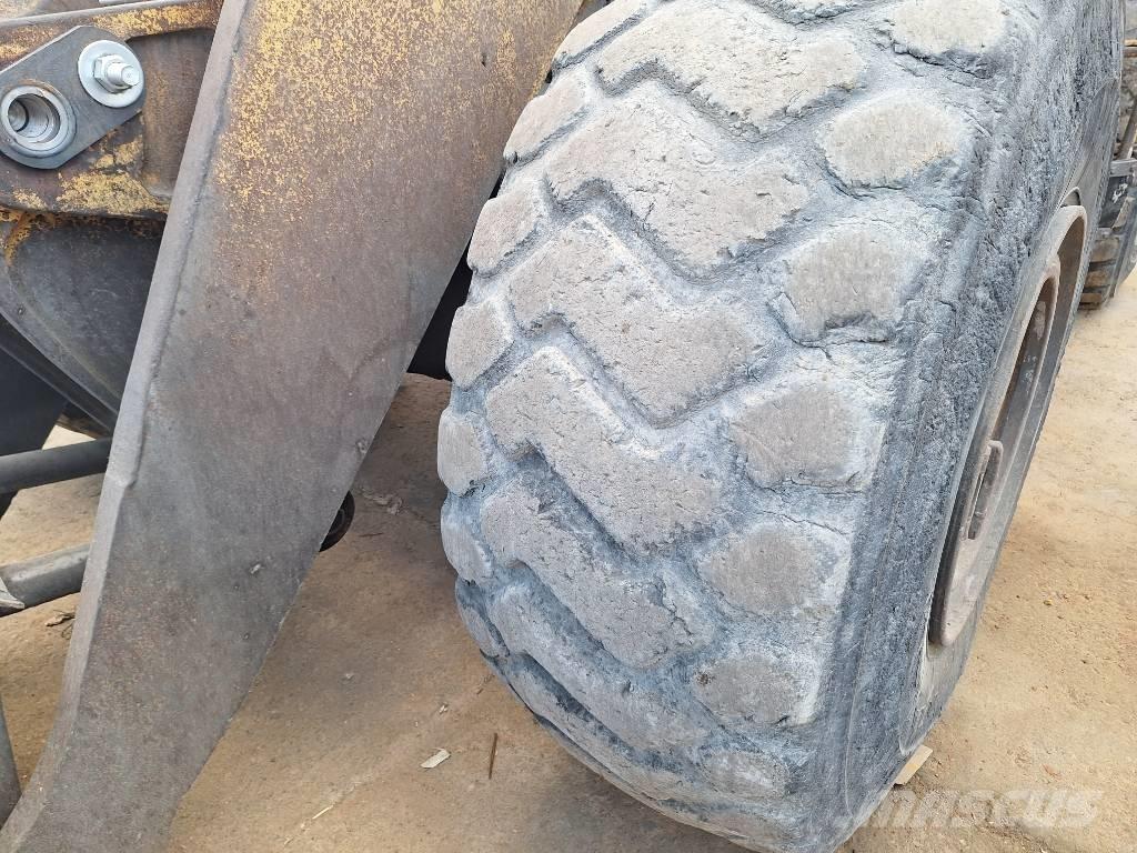 CAT 980 C Naudoti ratiniai krautuvai
