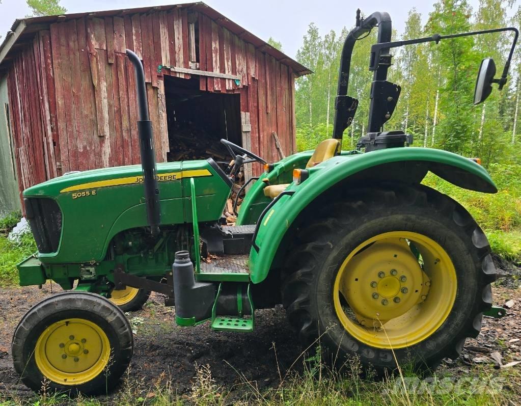 John Deere 5055 E Traktoriai